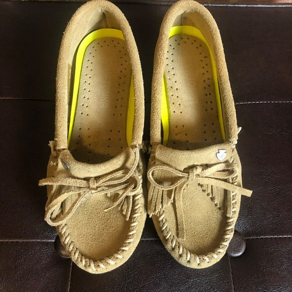 Minnetonka Light Brown Suede Moccasins Womens Sz 5 Fringe Boho - Picture 3 of 6